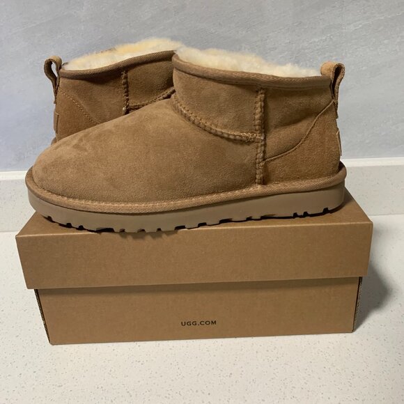 New UGG Women's Classic Ultra Mini Ankle Boot - Picture 5 of 5